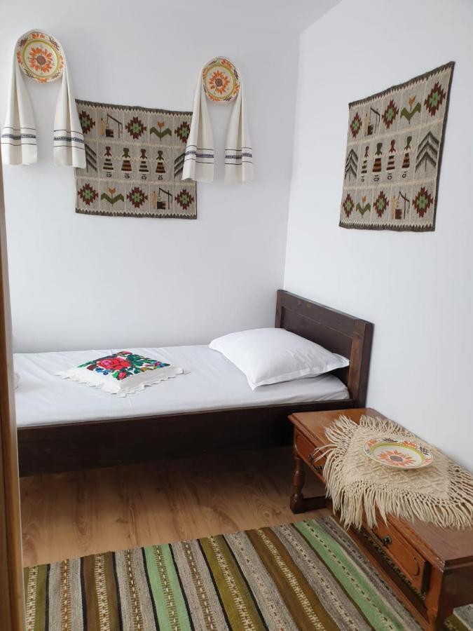 Bed and Breakfast Casa Tomsa à Rozavlea Extérieur photo